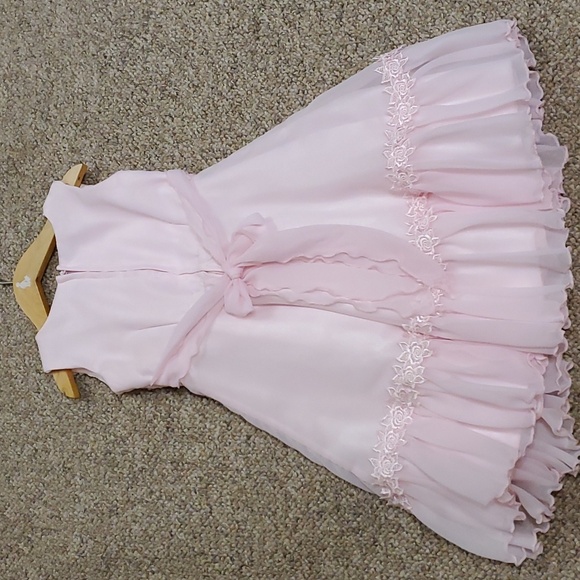 Girl Size 2 Beautiful Dress - Picture 6 of 9